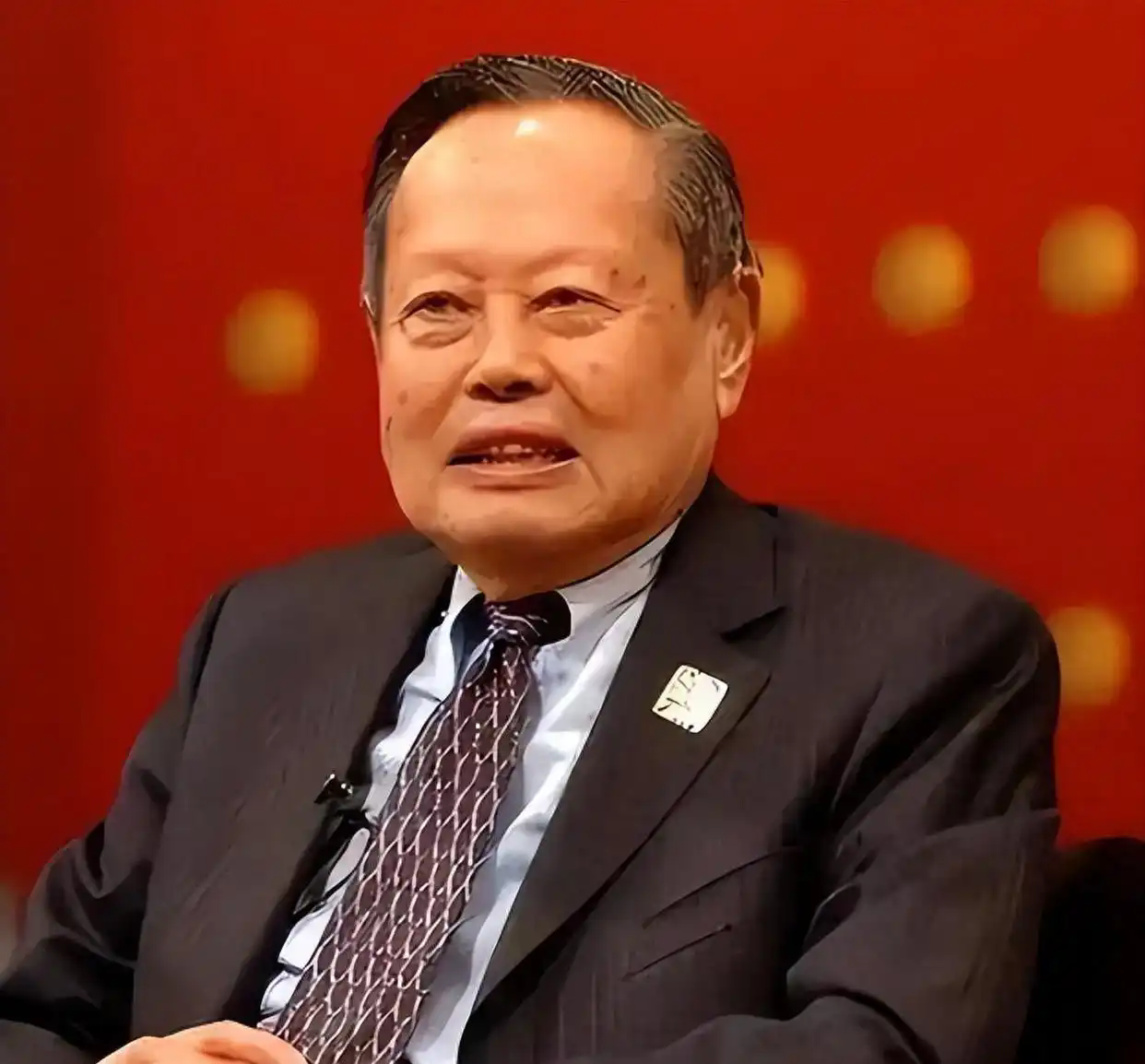 杨振宁学生回忆:老师在平静安详中从容离开,就如同他的性格一样