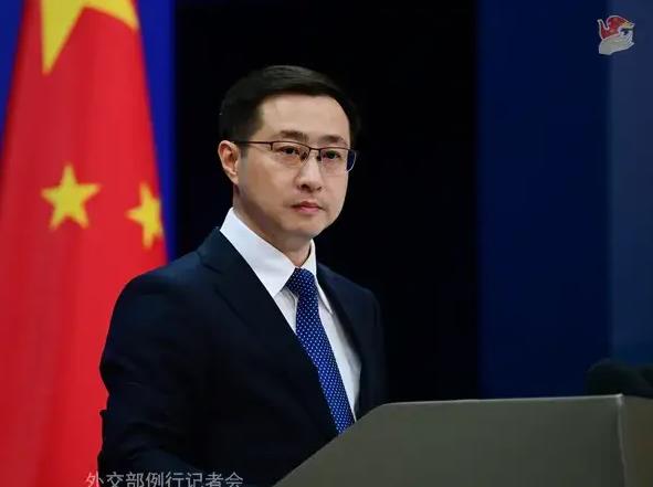 中国正在海上集结船只?中方回应