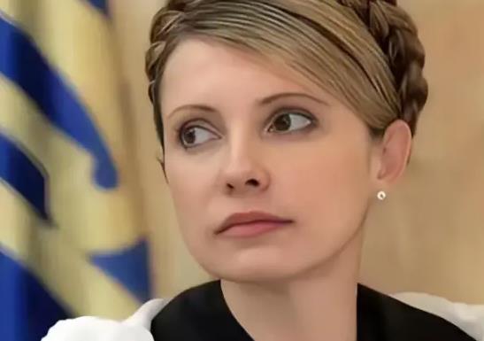 别说是泽连斯基，就算是亲俄的季莫申科接班了，她也不可能直接去签署一个割地的协议